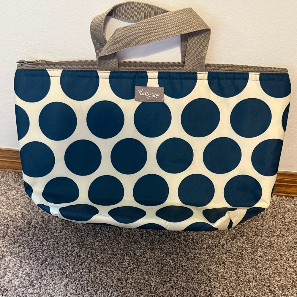 Thirty one Navy Polka Dot insulated lunch bag.
